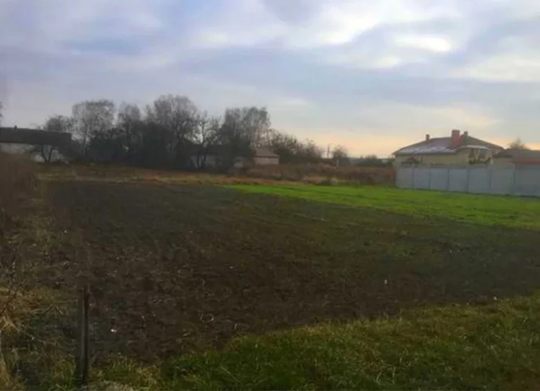 Land plot within the city limits, 10 acres for a new life
