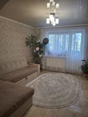 Продам свою трикімнатну квартиру
