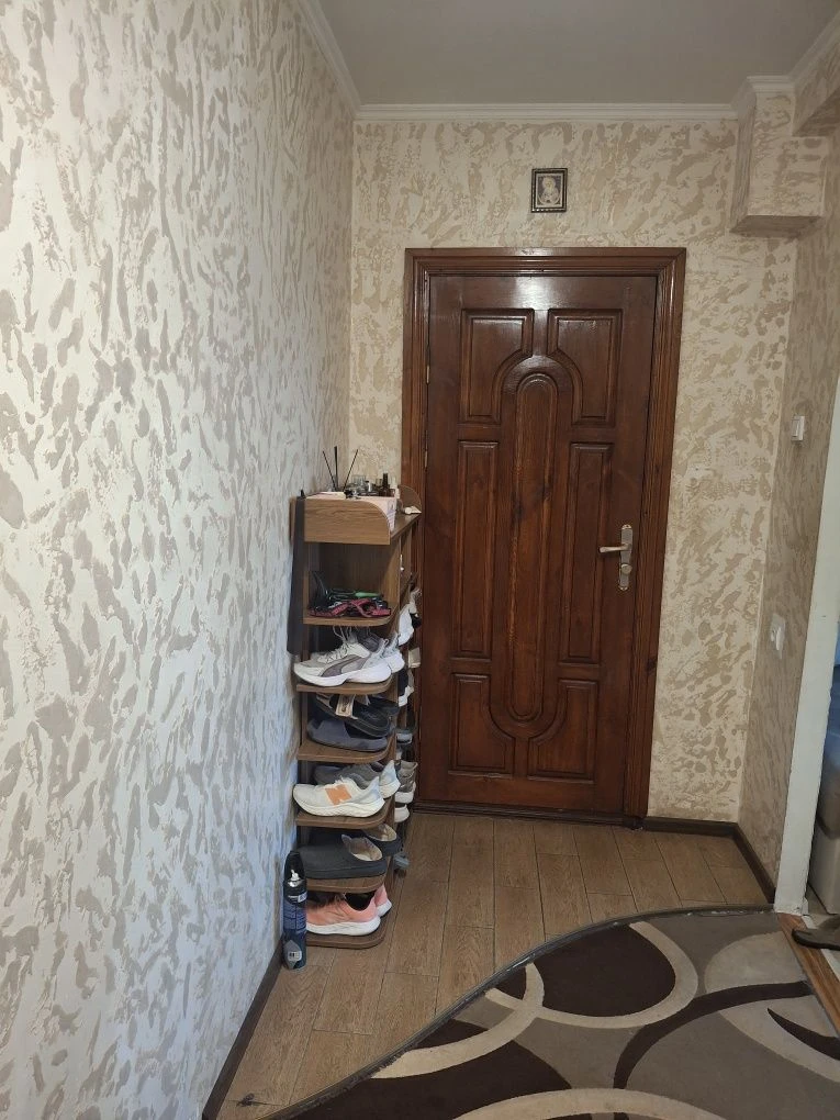Продам свою трикімнатну квартиру