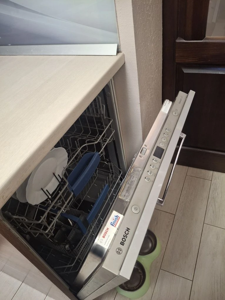 Продам свою трикімнатну квартиру