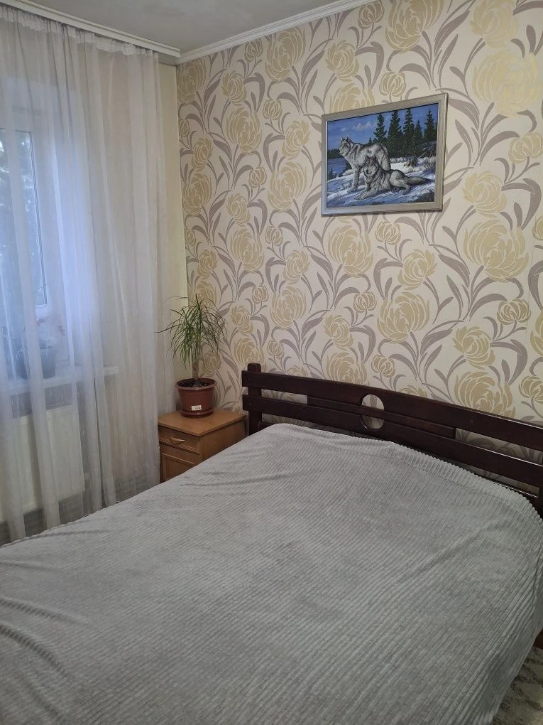 Продам свою трикімнатну квартиру