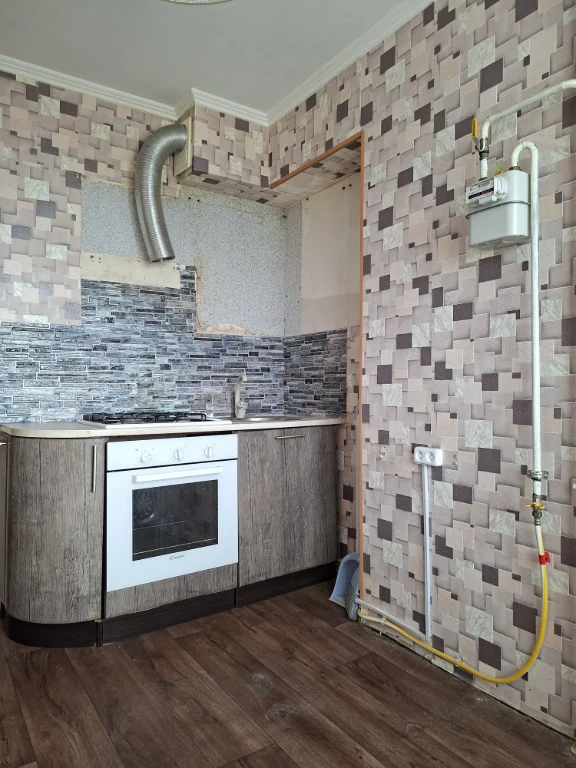 For Sale: 2-bedroom apartment on Zhadvoya