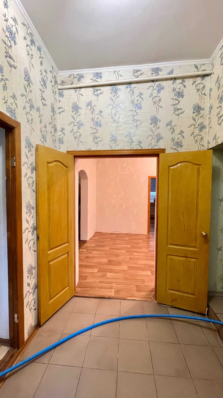 Продаж окремого приватного будинку на вул. Анни Ярославни!