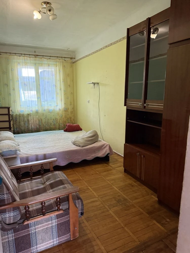 Sale of a 2-room apartment on Nebesnaya Sotni Street