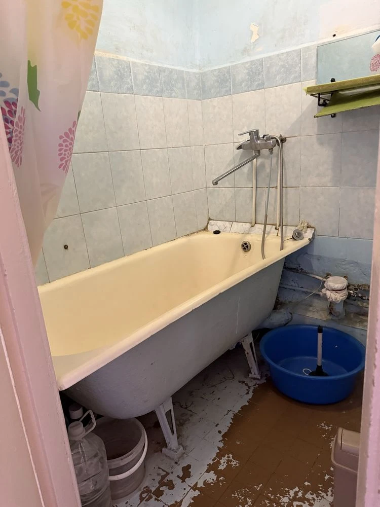Sale of a 2-room apartment on Nebesnaya Sotni Street