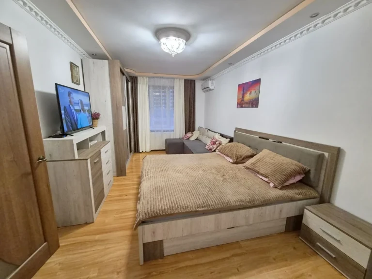 2-кімнатна новобудова, вулиця Незалежності