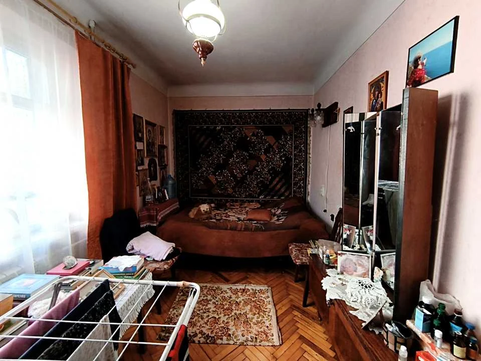 Apartment. Chernivtsi, Fizkultura Street