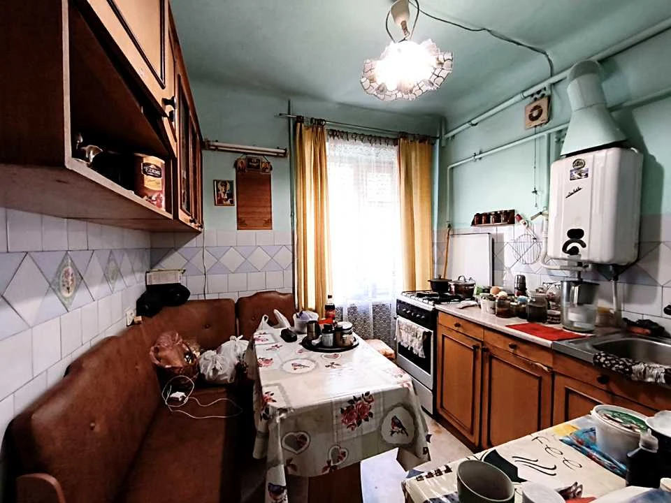 Apartment. Chernivtsi, Fizkultura Street