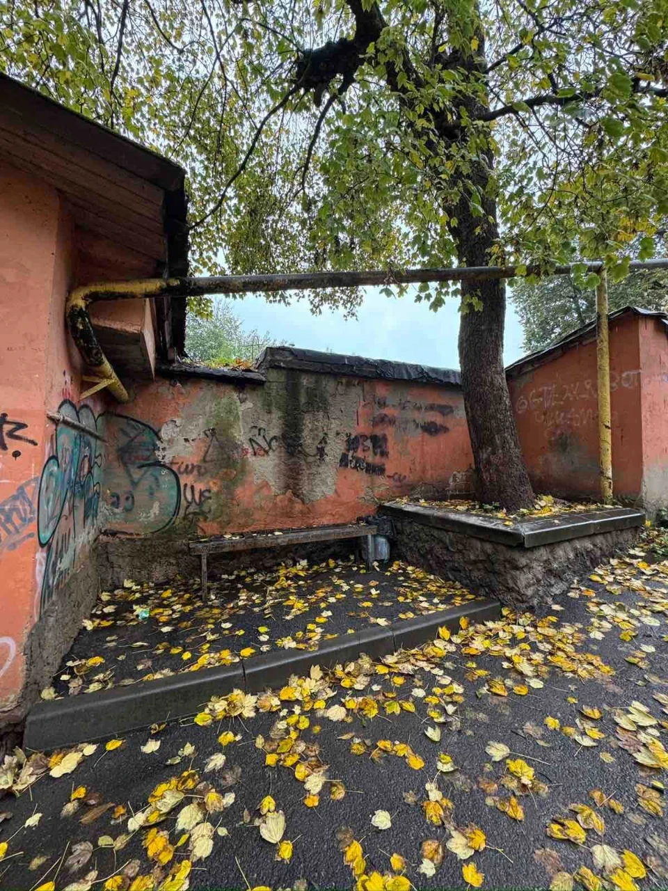 Garage for sale near the main University building