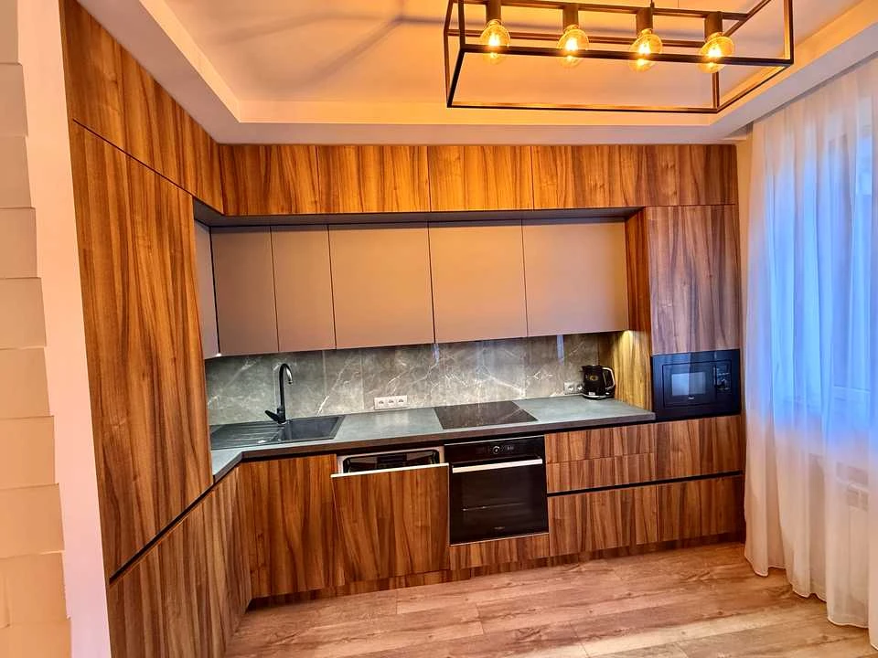 Квартира. В'ячеслава Чорновола, 65 м²
