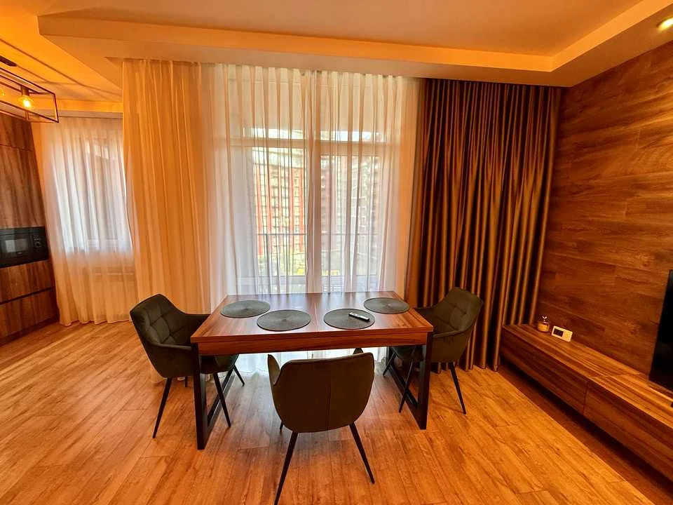 Квартира. В'ячеслава Чорновола, 65 м²