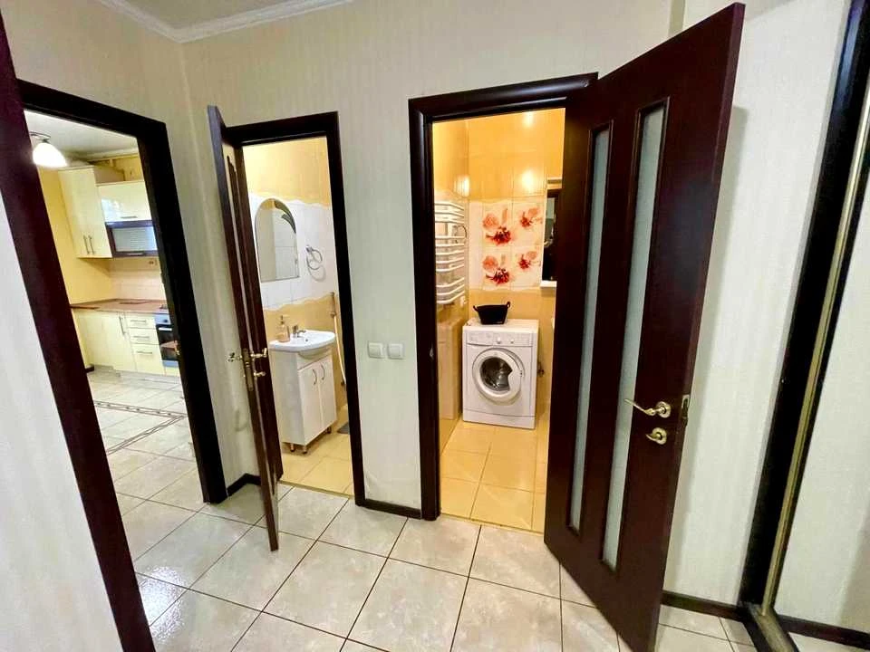 Apartment. George Washington Street, Lviv
