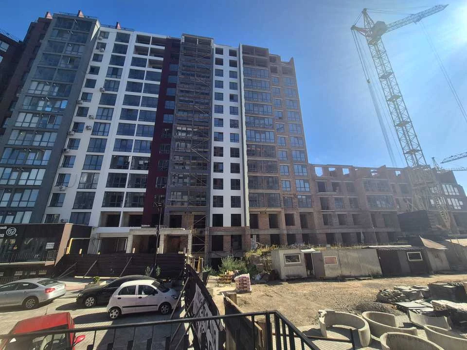 Apartment. Ivano-Frankivsk, Knyahynyn St., (Building 34)