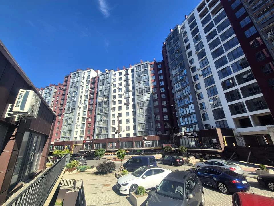 Apartment. Ivano-Frankivsk, Knyahynyn St., (Building 34)