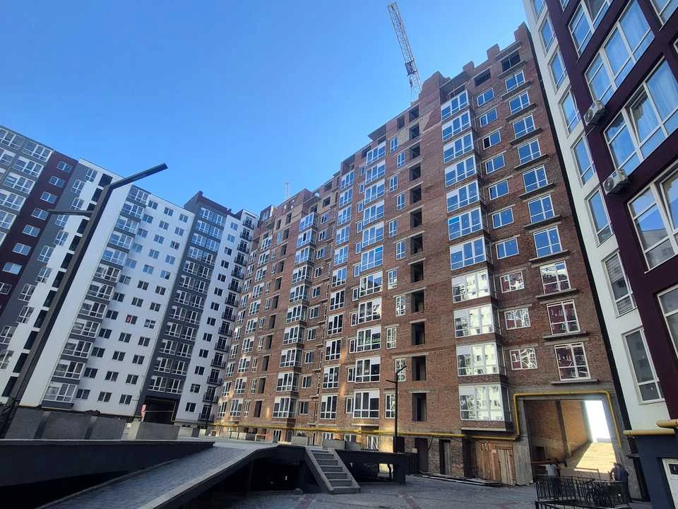 Apartment. Ivano-Frankivsk, Knyahynyn St., (Building 34)