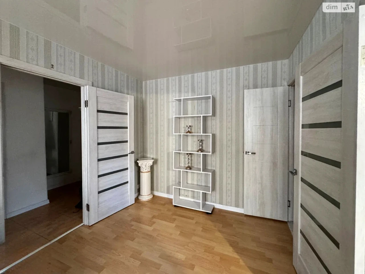 Long-Term Rental Apartment, Perhotravnevyi Massiv