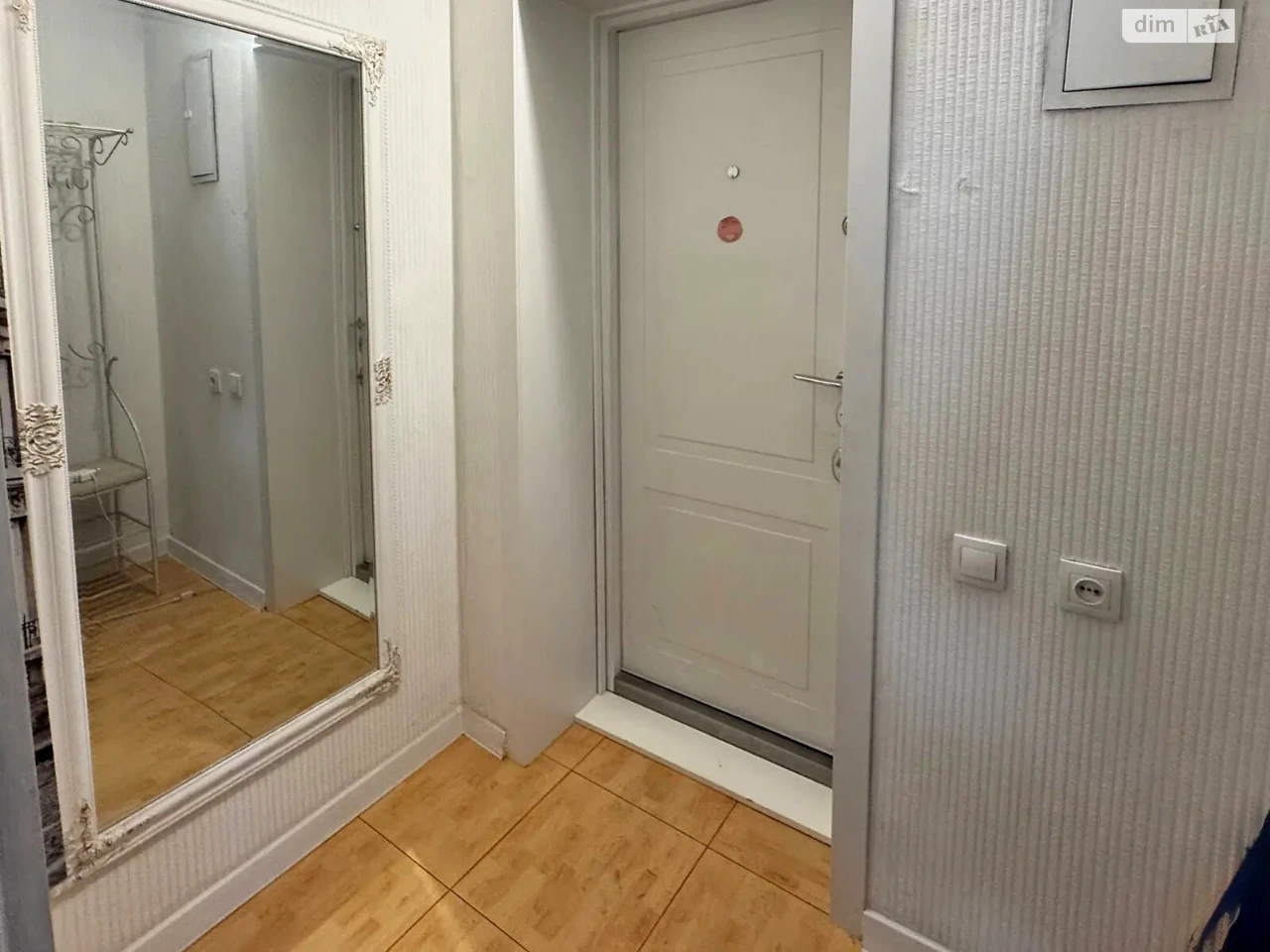 Long-Term Rental Apartment, Perhotravnevyi Massiv