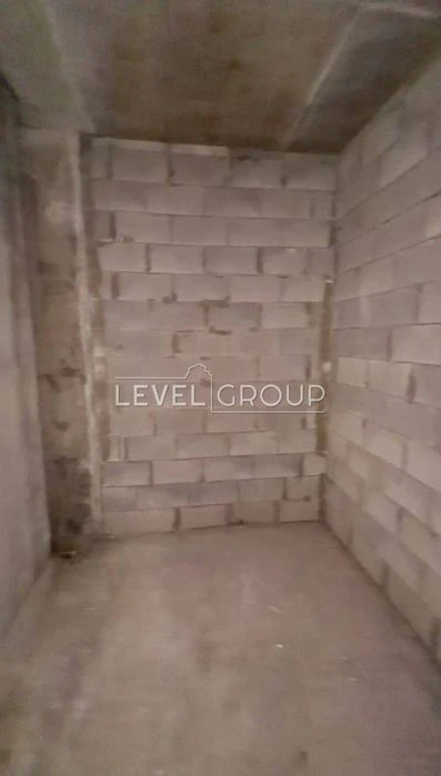 Exclusive offer of a 1-room apartment in a business building