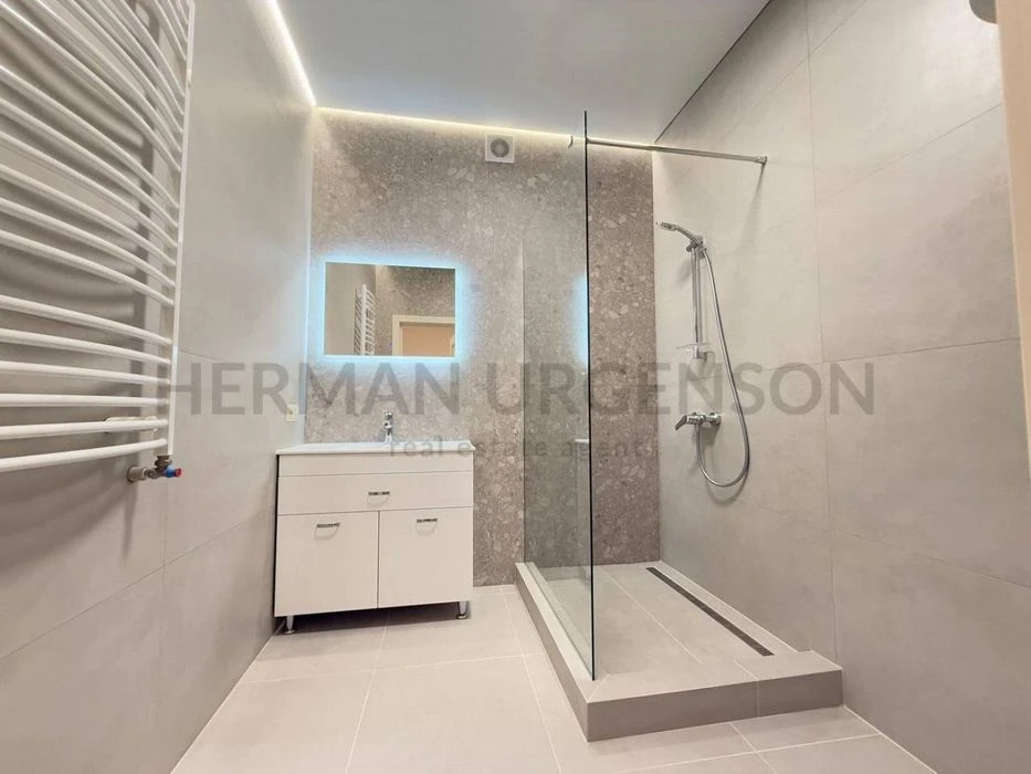 Продаж 3к квартири 92 м.кв / вул. Собранецька, Центр