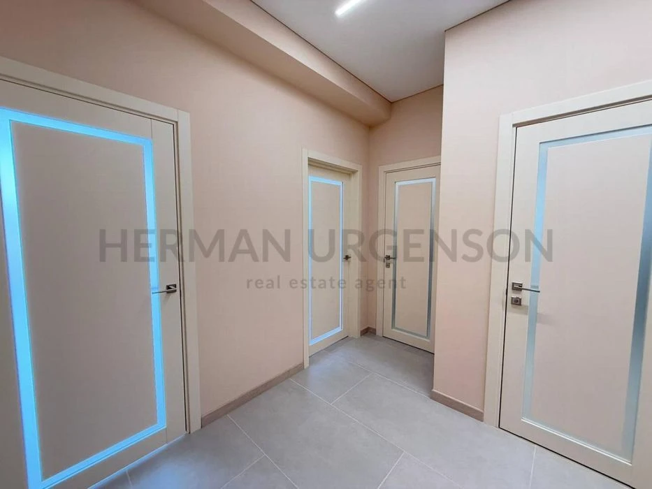 Продаж 3к квартири 92 м.кв / вул. Собранецька, Центр