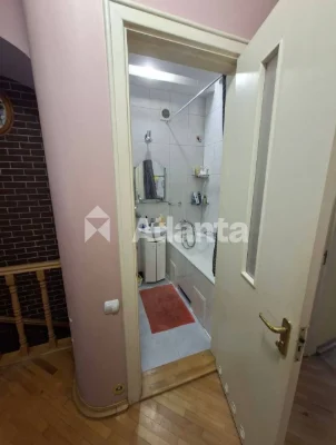 Продаж квартири біля центру Львова з власним укриттям
