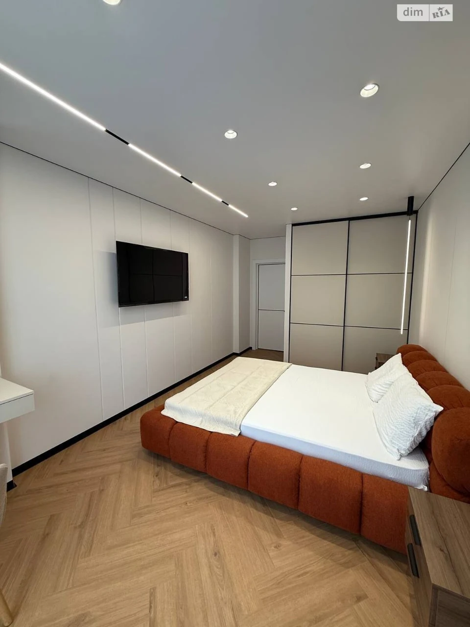 Sale Apartment New Lviv