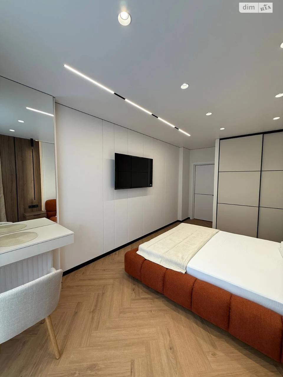 Sale Apartment New Lviv