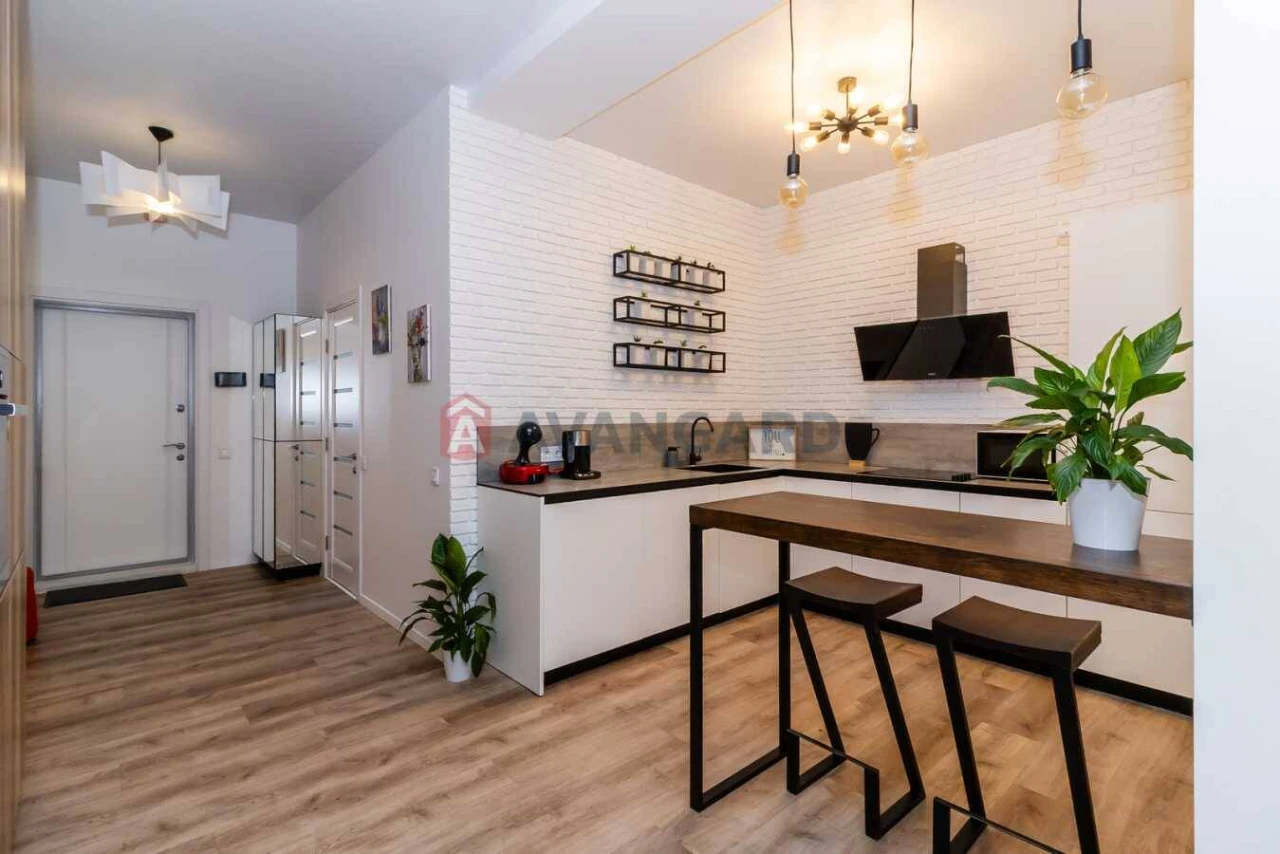 For Sale 2-bedroom apartment, Kyiv, Holosiiv, Saksahans'ka Street