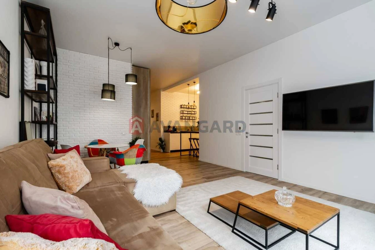 For Sale 2-bedroom apartment, Kyiv, Holosiiv, Saksahans'ka Street