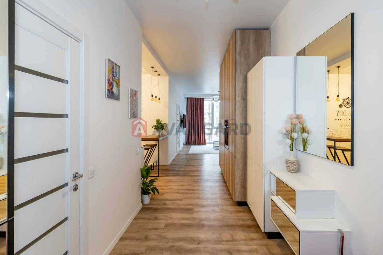 For Sale 2-bedroom apartment, Kyiv, Holosiiv, Saksahans'ka Street