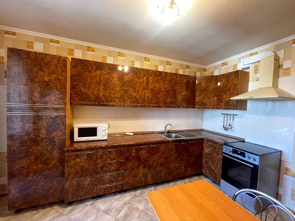 Квартира. Київ, Драгоманова вул.