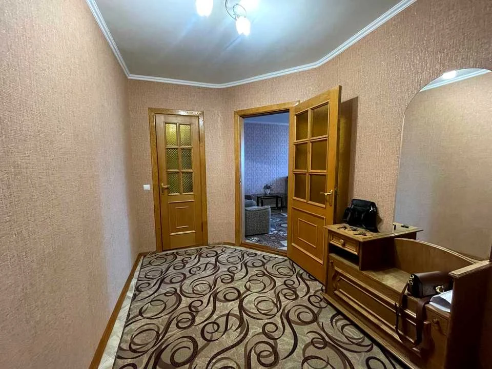 Квартира. Київ, Драгоманова вул.