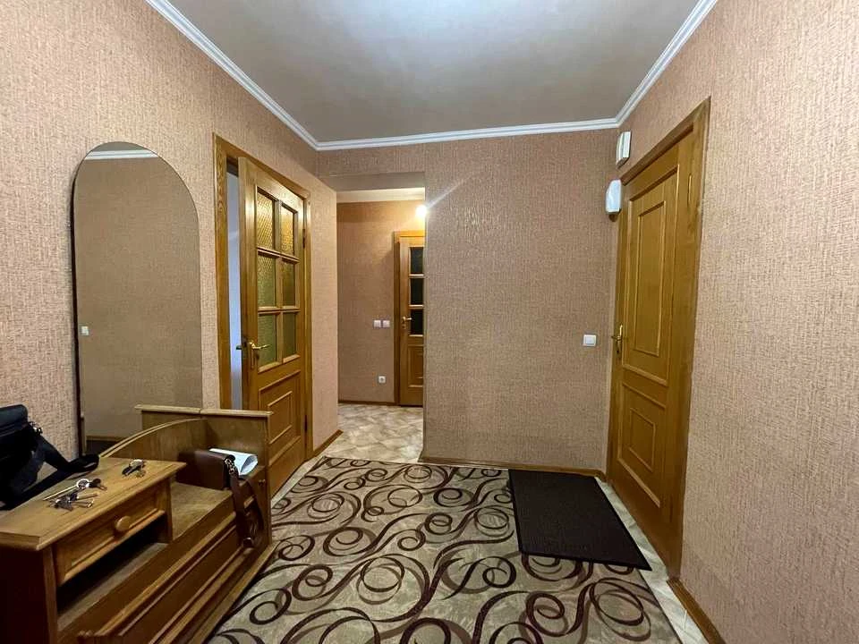 Квартира. Київ, Драгоманова вул.