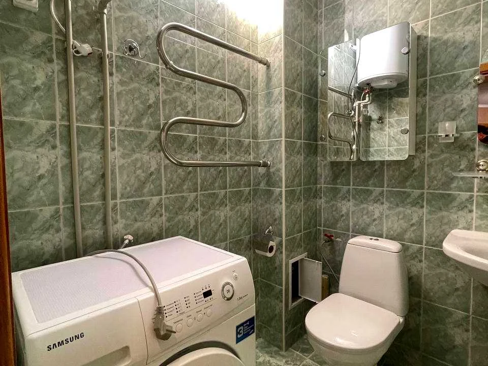 Квартира. Київ, Драгоманова вул.
