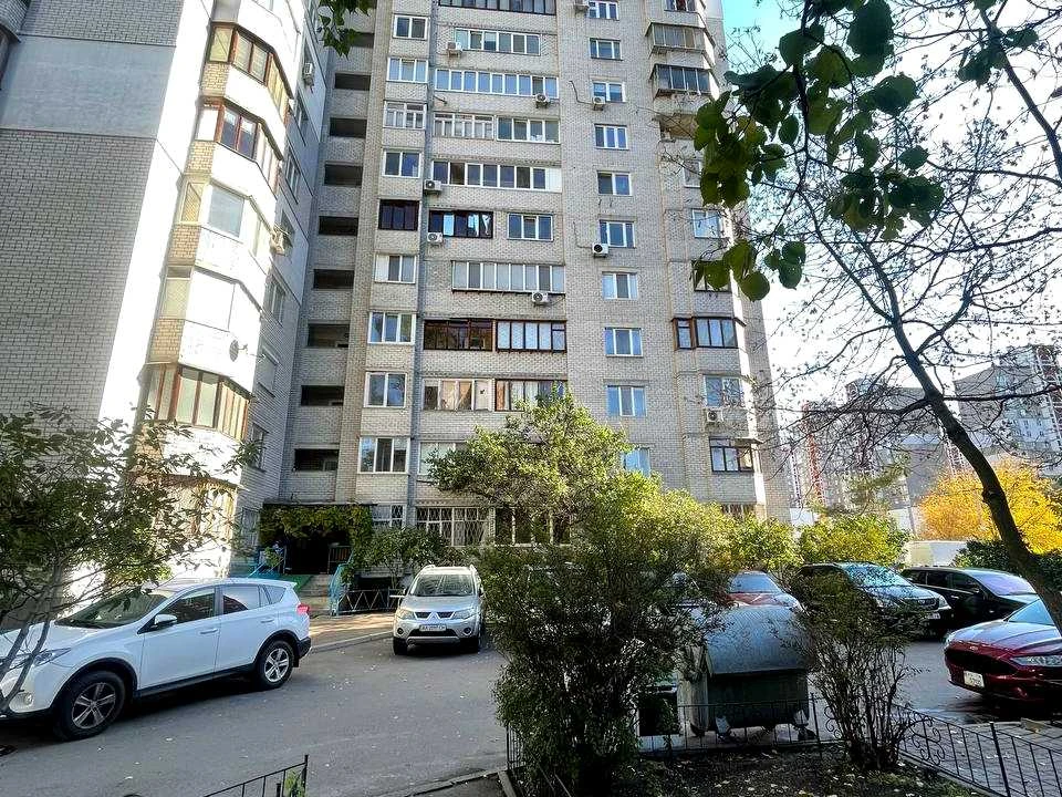 Квартира. Київ, Драгоманова вул.