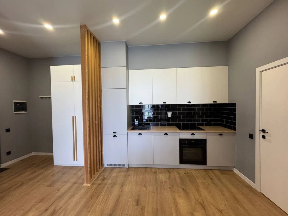 For Sale: 2-room apartment in residential complex "Zatishniy". Victory Mandrykovs