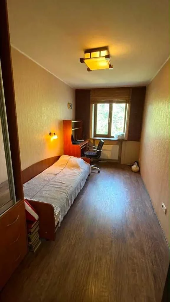 For Sale - 3-Room Apartment, Vorontsova Radistov