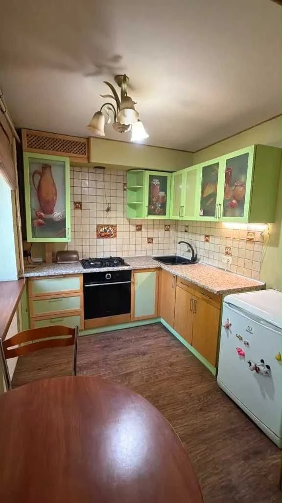 For Sale - 3-Room Apartment, Vorontsova Radistov