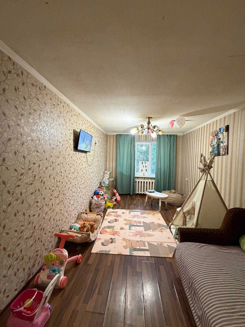 For Sale: Cozy 2-Bedroom Apartment in Chervonyi Kam'