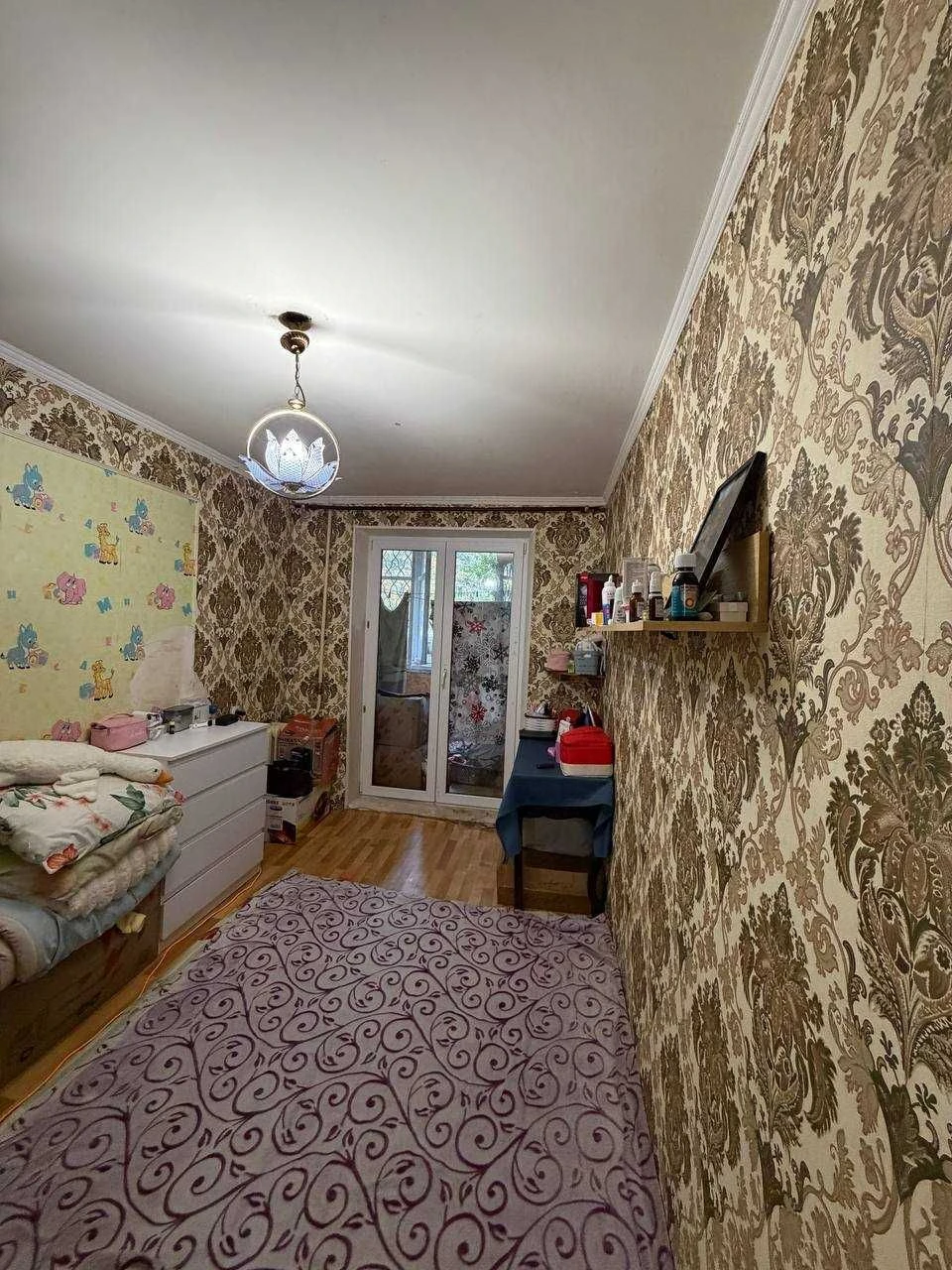 For Sale: Cozy 2-Bedroom Apartment in Chervonyi Kam'