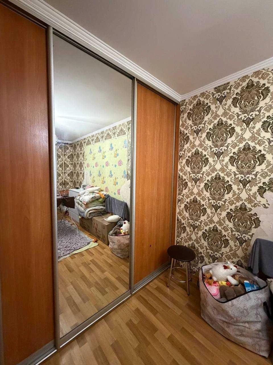 For Sale: Cozy 2-Bedroom Apartment in Chervonyi Kam'