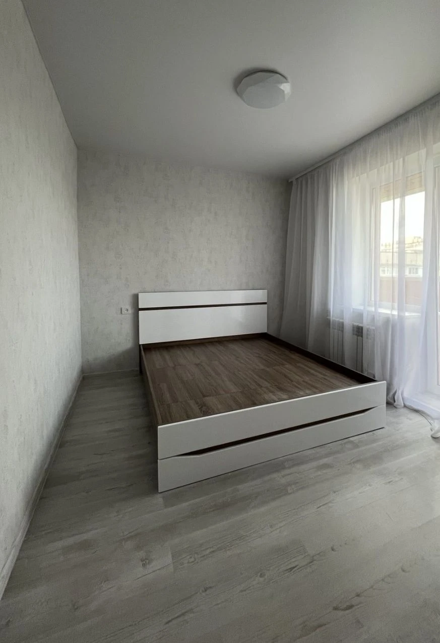Продам 2х ком.квартиру с евроремонтом на Парусе