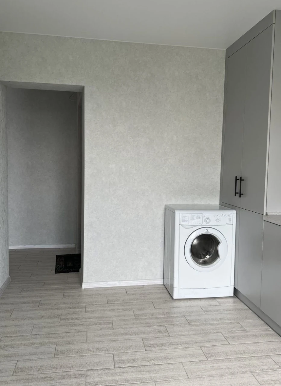 Продам 2х ком.квартиру с евроремонтом на Парусе