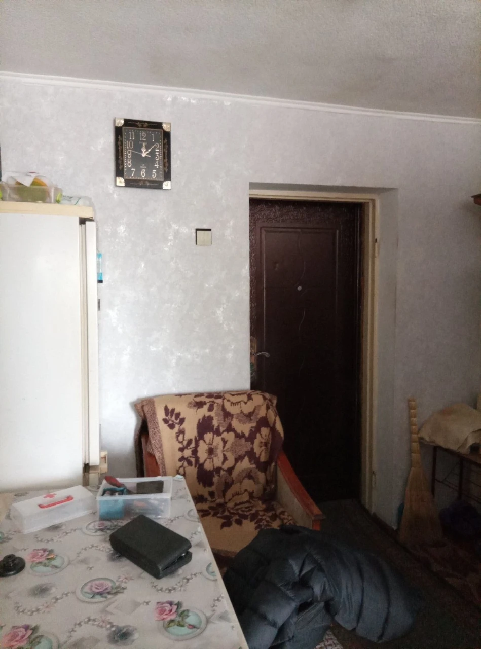 Room for Sale in Student Dormitory on Kyivska Street