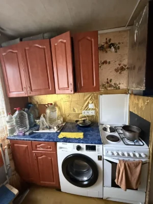 Продаж двох кімнат у комуні.