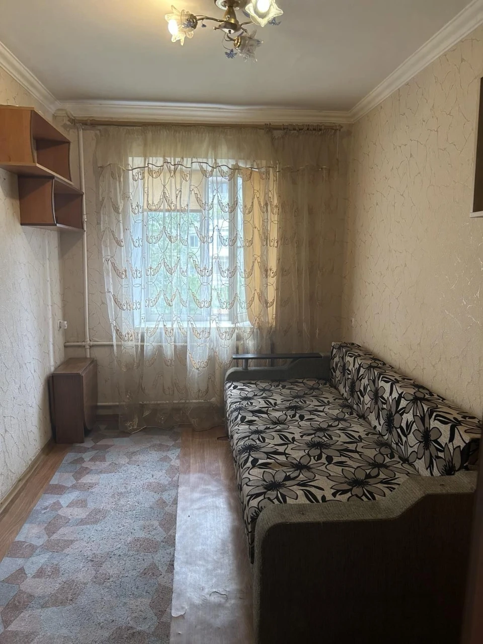Продам Космонавтов/Филатова комнату в коммуне Черёмушки