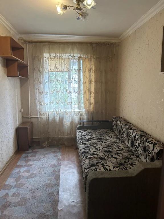 Продам Космонавтов/Филатова комнату в коммуне Черёмушки