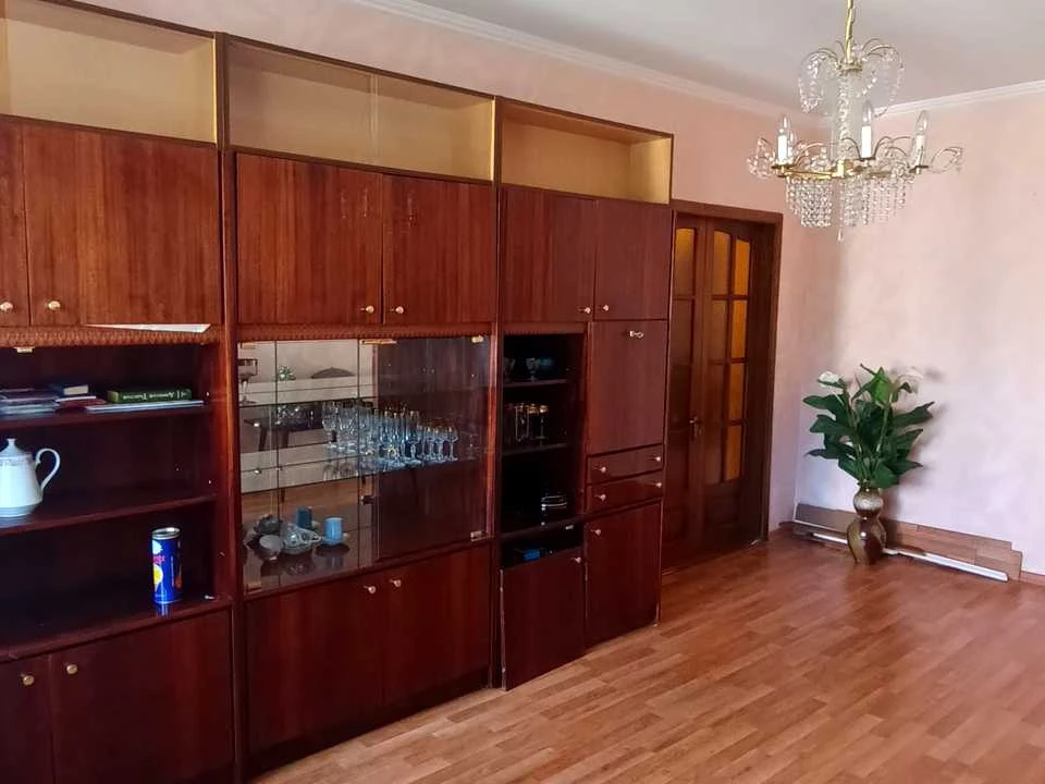 Квартира. Кривий Ріг, вулиця Олексія Різниченка, 5