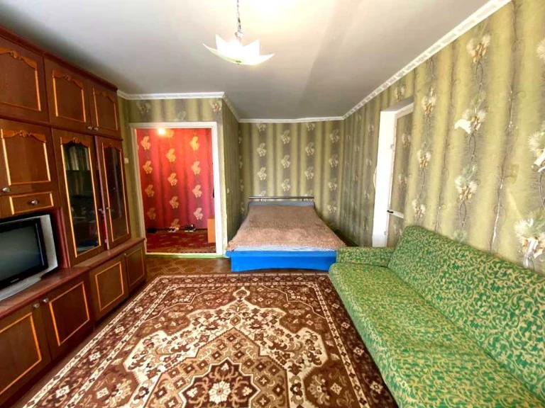 Apartment. Kryvyi Rih, 5th Zarychnyy microdistrict, st.