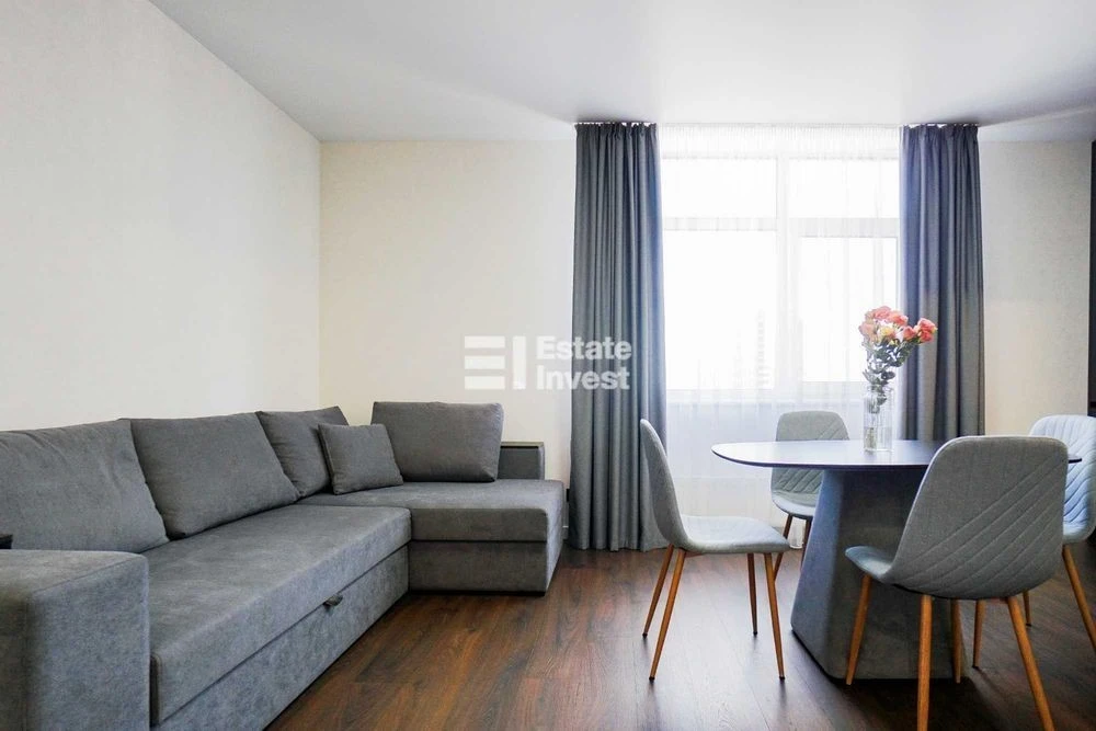 I will sell a 3-room apartment with a new designer renovation in the Varsha residential complex